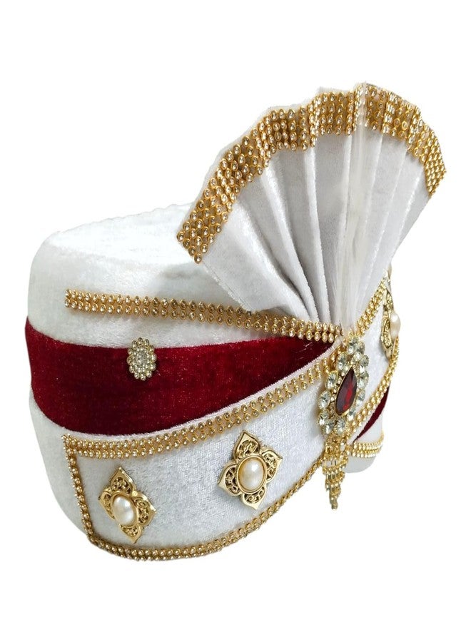 BHAWANI عمامة العريس التقليدية من بهاواني، باللونين الأبيض والماروني، مزينة بخرز ذهبي ولؤلؤ، عبوة من قطعة واحدة - Image 2
